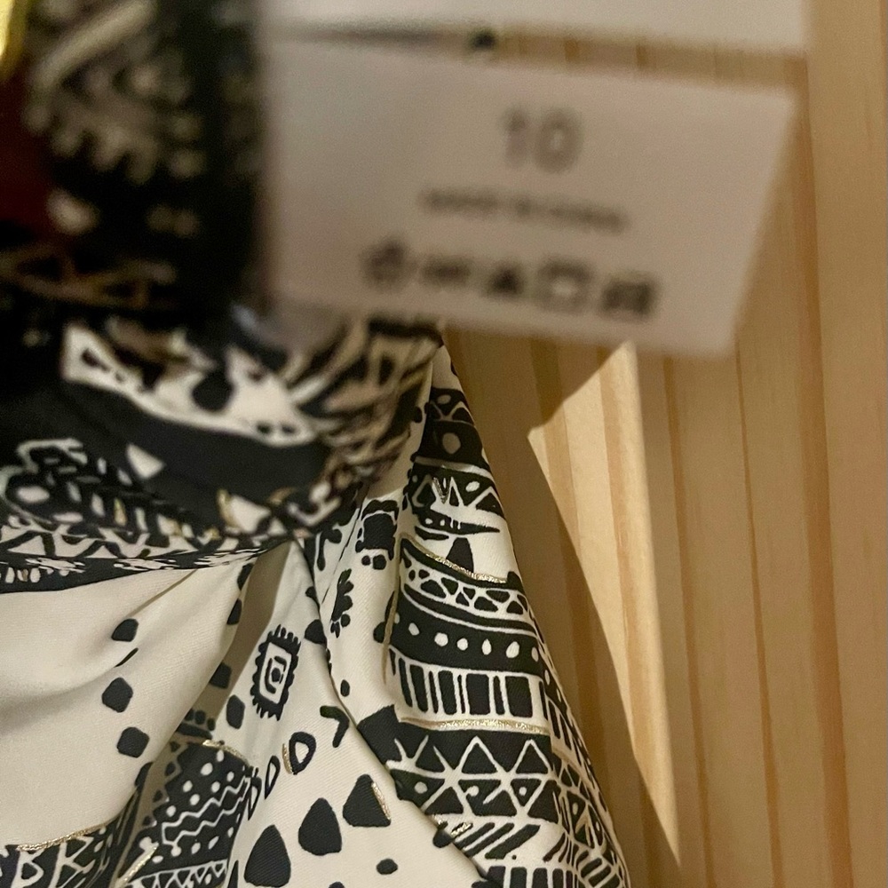 Black and White Patterned Top - Picture 2 of 12